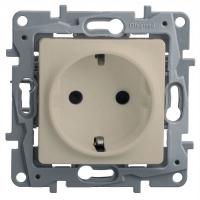 Розетка СП Etika 16А 2P+E немецк. стандарт винт. клеммы сл. кость IEK 672324