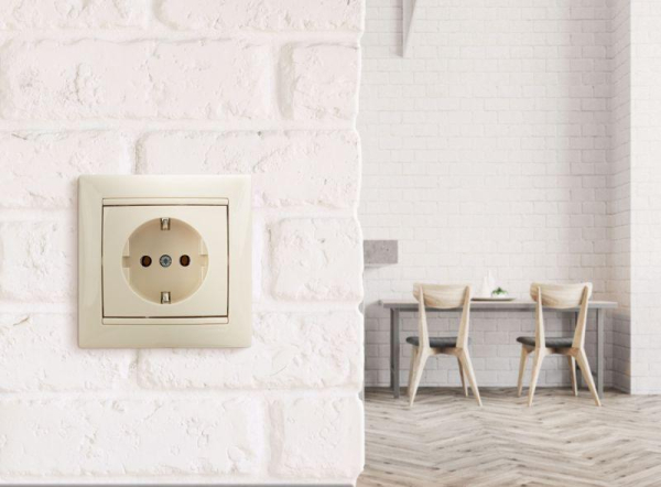 Розетка 1-м СП Valena 16А IP20 с заземл. на винтах механизм сл. кость IEK 774320