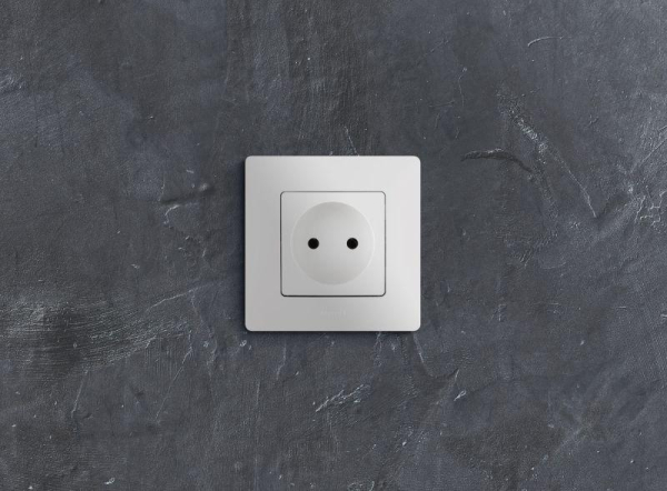 Розетка 1-м СП Etika 16А IP20 250В 2P без заземл. немецк. стандарт винтов. клеммы механизм бел. IEK 672220