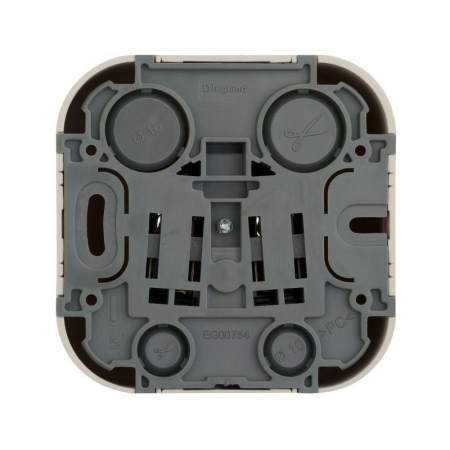 Розетка 1-м ОП Quteo 16А IP20 2P+E с заземл. без защ. шторок сл. кость IEK 782241