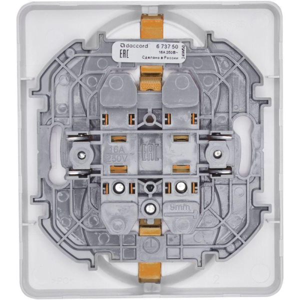 Розетка Inspiria 16А 250В 2х2P+E немецк. стандарт бел. IEK 673750