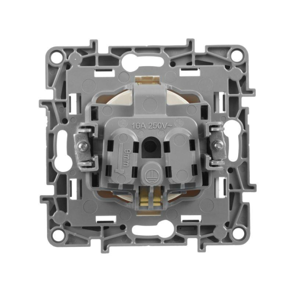 Розетка 1-м СП Etika 16А IP31 250В 2P+E с заземл. защ. шторки немецк. стандарт винтов. клеммы механизм сл. кость IEK 672322