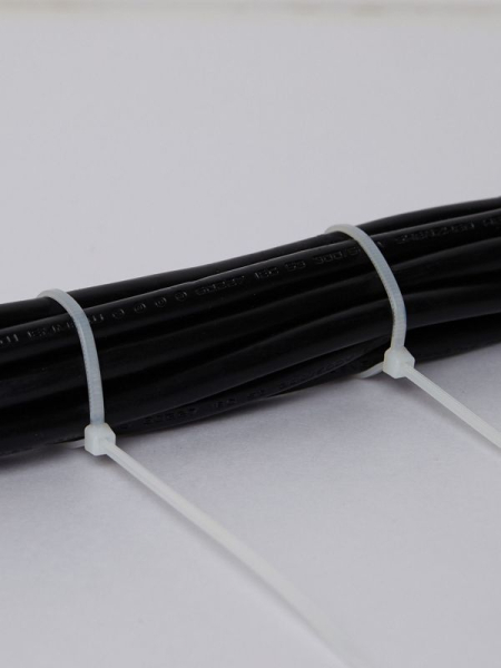 Хомут кабельный 2.5х200 нейл. бел. (уп.50шт) IEK UHH20-D025-200-050