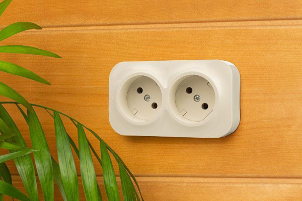 Розетка 2-м ОП Quteo 16А IP20 250В 2х2P без заземл. без защ. шторок сл. кость IEK 782261