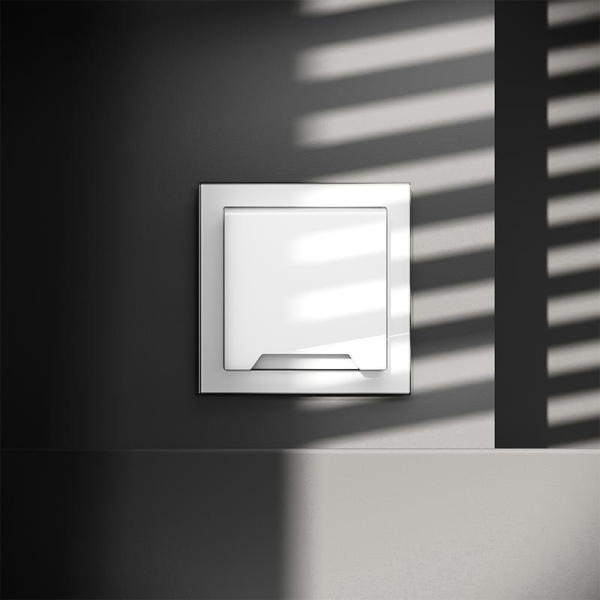 Розетка 1-м СП S70 16А с заземл. защ. шторки + крышка механизм бел. глянцевый Voltum VLS040301