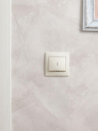 Переключатель проходной 1-кл. СП Кварта 10А IP20 ВСп10-1-0-ККм крем. GENERICA EVK12-K33-10-DM