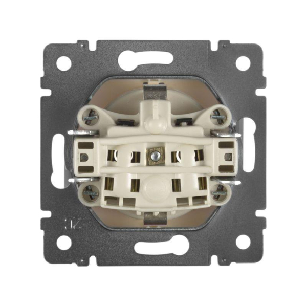 Розетка 1-м СП Valena 16А IP20 с заземл. на винтах механизм сл. кость IEK 774320