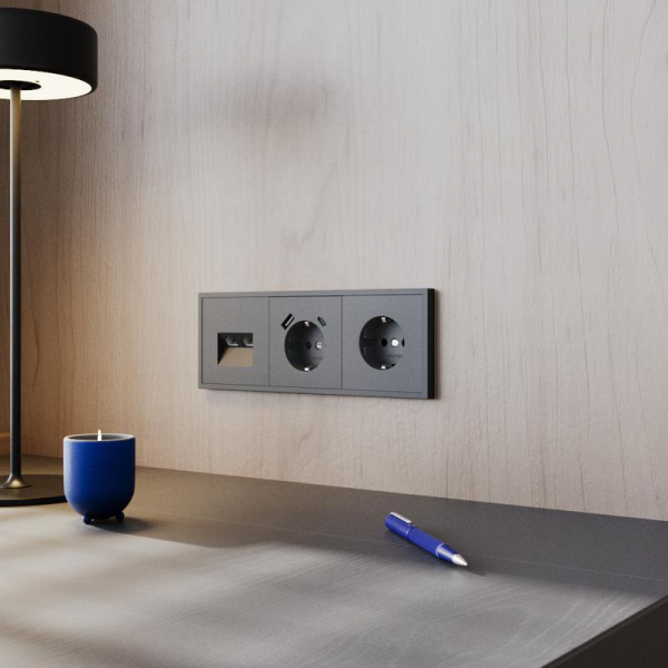 Рамка 3-м S70 пластик. графит Voltum VLS100307