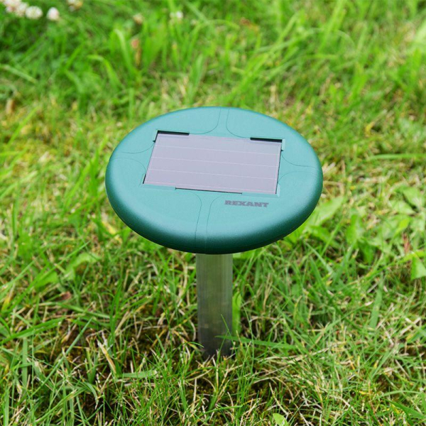 Отпугиватель змей ультразвуковой R30м солнечная батарея с подсветкой Rexant 71-0027