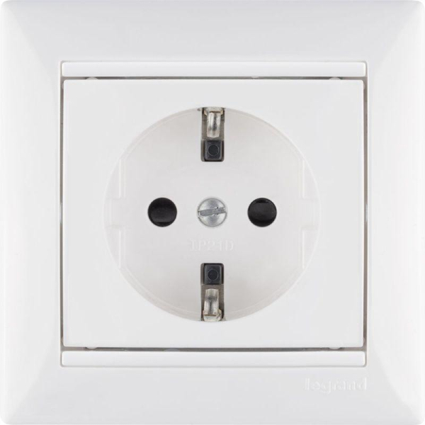 Розетка 1-м СП Valena 16А IP21 230/250В 2P+E с заземл. защ. шторки на винтах механизм бел. IEK 774421