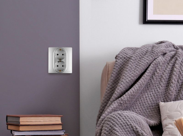 Розетка 2-м СП Inspiria 16А 250В с заземл. защ. шторки безвинтов. зажимы алюм. IEK 673757