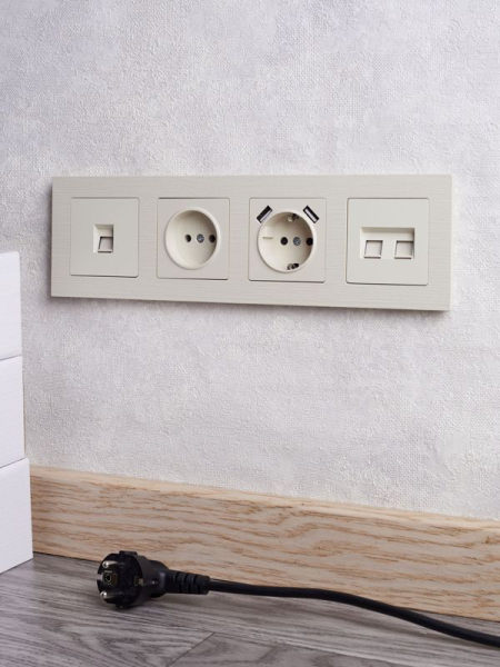 Рамка 4-м BRITE РУ-4-Бр беж. рифленый IEK BR-M42-51-K10