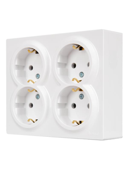 Розетка 4-м ОП LETO с заземл. закрытый корпус ПБТ бел. LEZARD 752-0200-127BDP