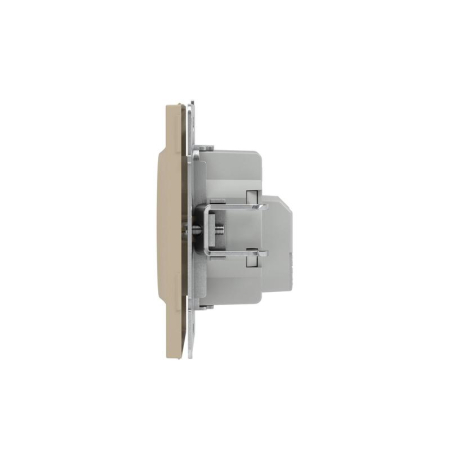 Розетка силовая KANT 2P+E защ. шторки ванильн. марципан DKC 7015003