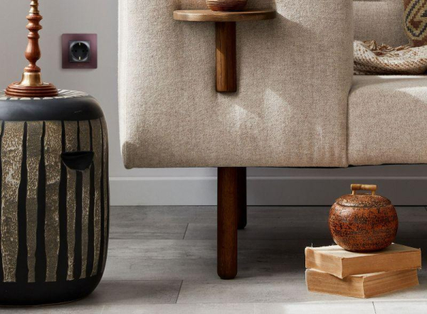 Розетка 1-м СП Etika 16А IP31 250В 2P+E с заземл. защ. шторки немецк. стандарт винтов. клеммы механизм антрацит IEK 672622