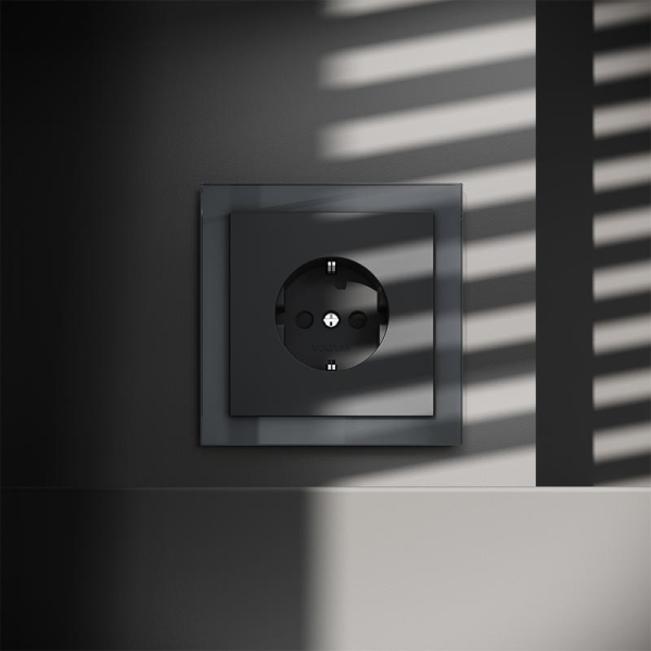 Розетка 1-м СП S70 16А с заземл. защ. шторки механизм графит Voltum VLS040207