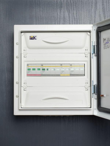 Ограничитель перенапряжения ОПС1-C 4P KARAT IEK MOP20-4-C