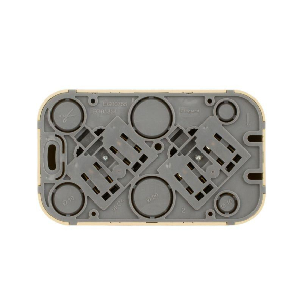 Розетка 2-м ОП Quteo 16А IP20 250В 2х2P+E с заземл. без защ. шторок дерево IEK 782293