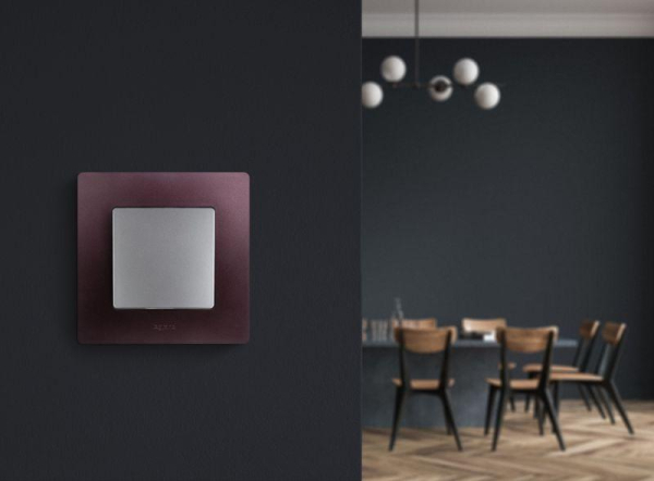 Выключатель 1-кл. СП Etika 10А IP20 250В 10AX авт. зажимы механизм алюм. IEK 672401