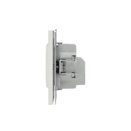 Розетка силовая KANT 2P+E без шторки бел. песок DKC 7010033