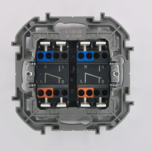 Переключатель модульный 2-кл. Inspiria с подсветкой10AX 250 В бел. Leg 673665